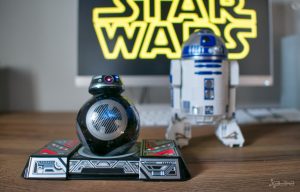 BB-9E y R2-D2