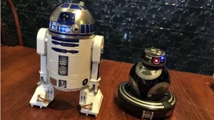 BB-9E y R2-D2